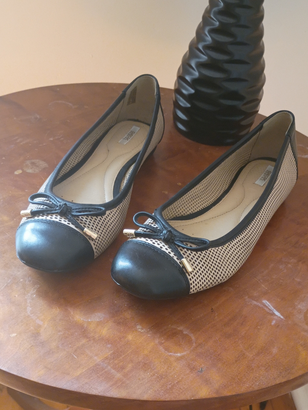 Geox cap Toe Flats